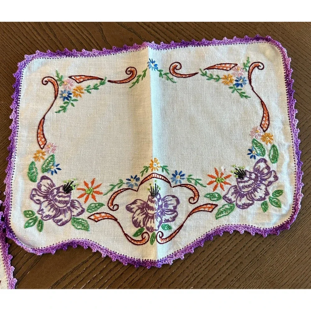 Vintage Hand Embroidered Linen Vanity Set Purple Floral Crochet Lace Trim 2pc